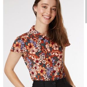 Princess Highway NWT Floral ButtonDown Abigail top